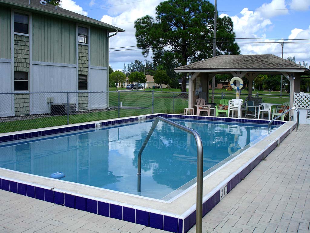 Eagle Side Community Pool